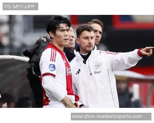 时隔440天重返赛场博维感恩俱乐部队友与球迷的支持与陪伴 时隔440天重返赛场博维感恩俱乐部队友与球迷的支持与陪伴